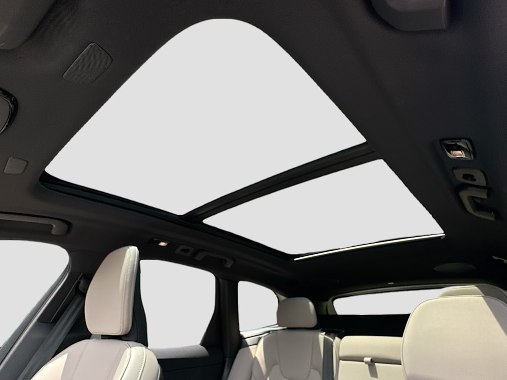 Thumbnail: 2026 Volvo XC60 - 30