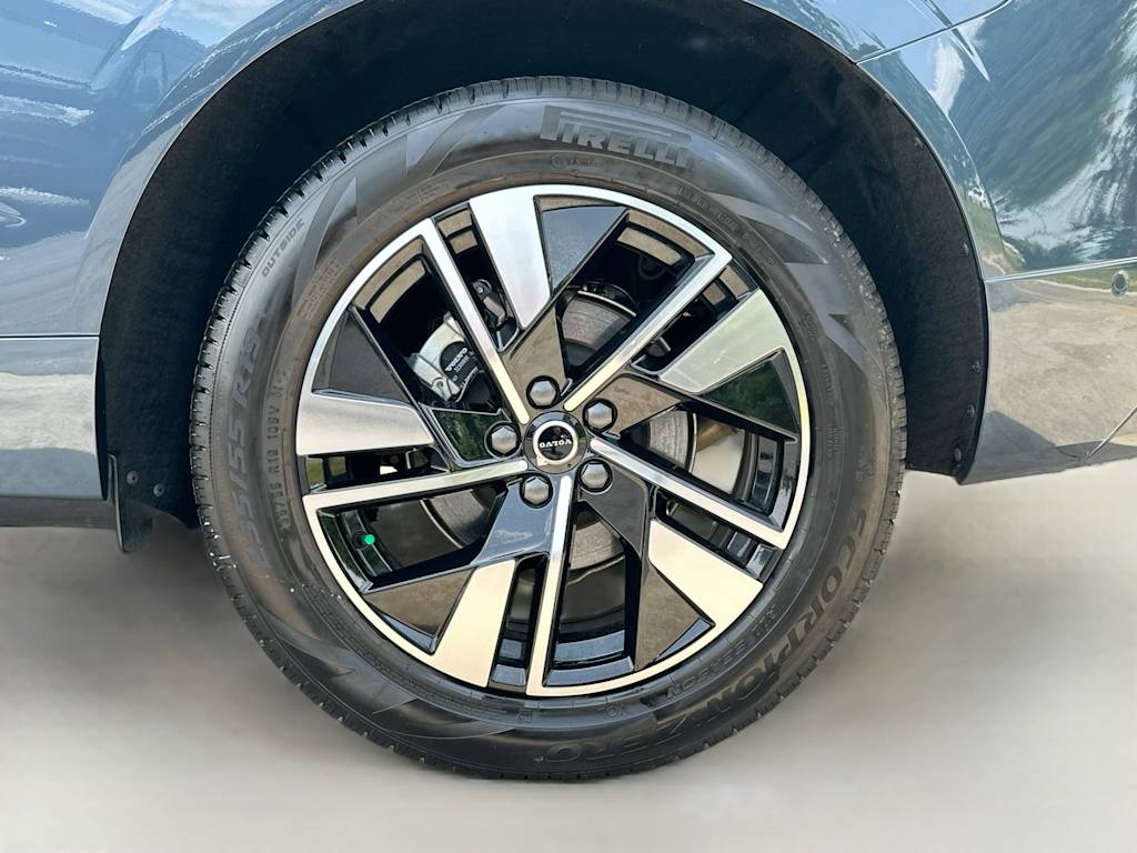 Thumbnail: 2026 Volvo XC60 - 7
