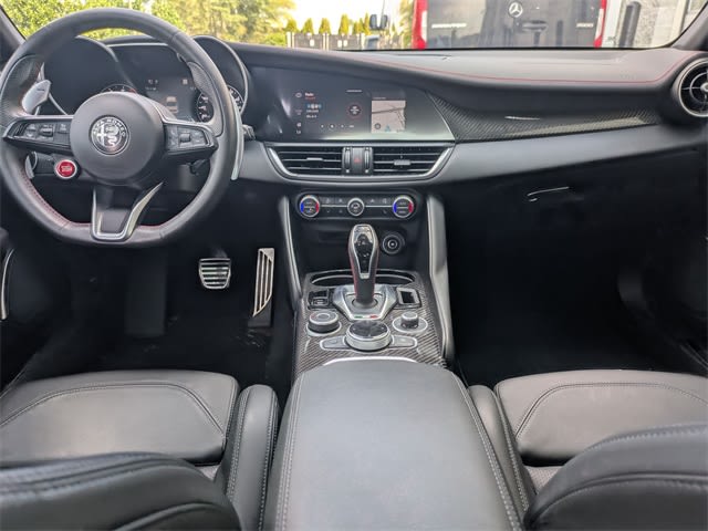 Thumbnail: 2023 Alfa Romeo Giulia - 8