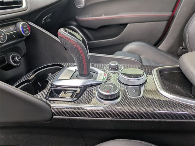Thumbnail: 2023 Alfa Romeo Giulia - 13