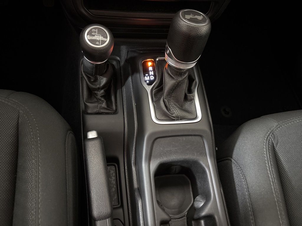 Thumbnail: 2020 Jeep Wrangler - 37
