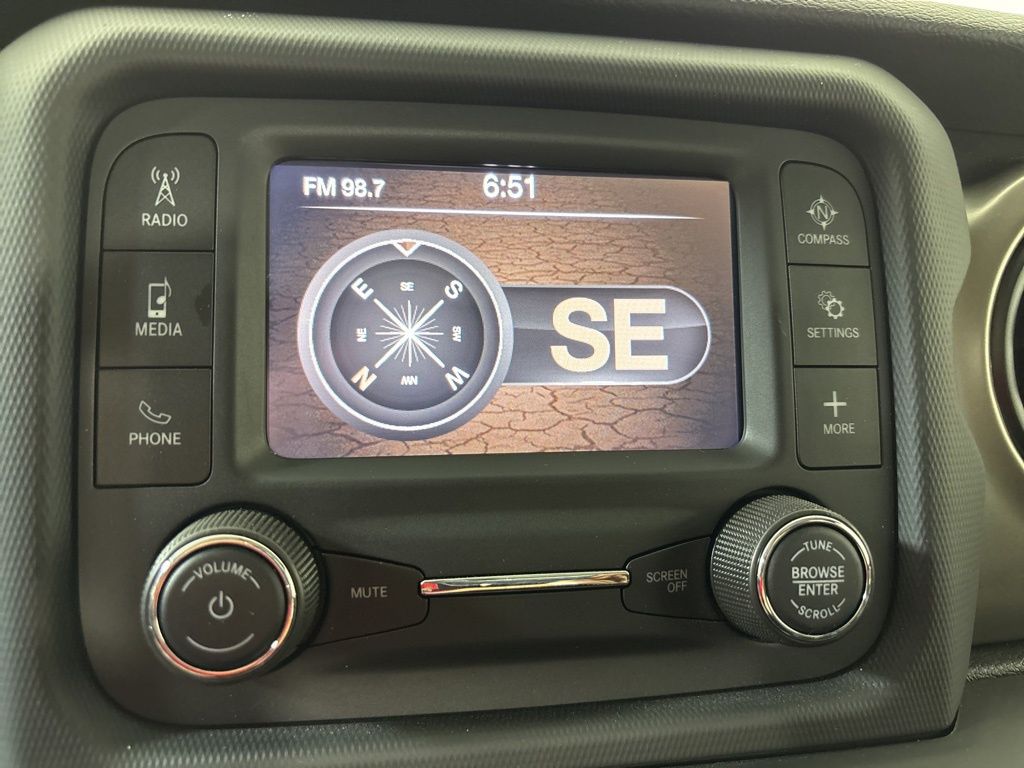 Thumbnail: 2020 Jeep Wrangler - 34