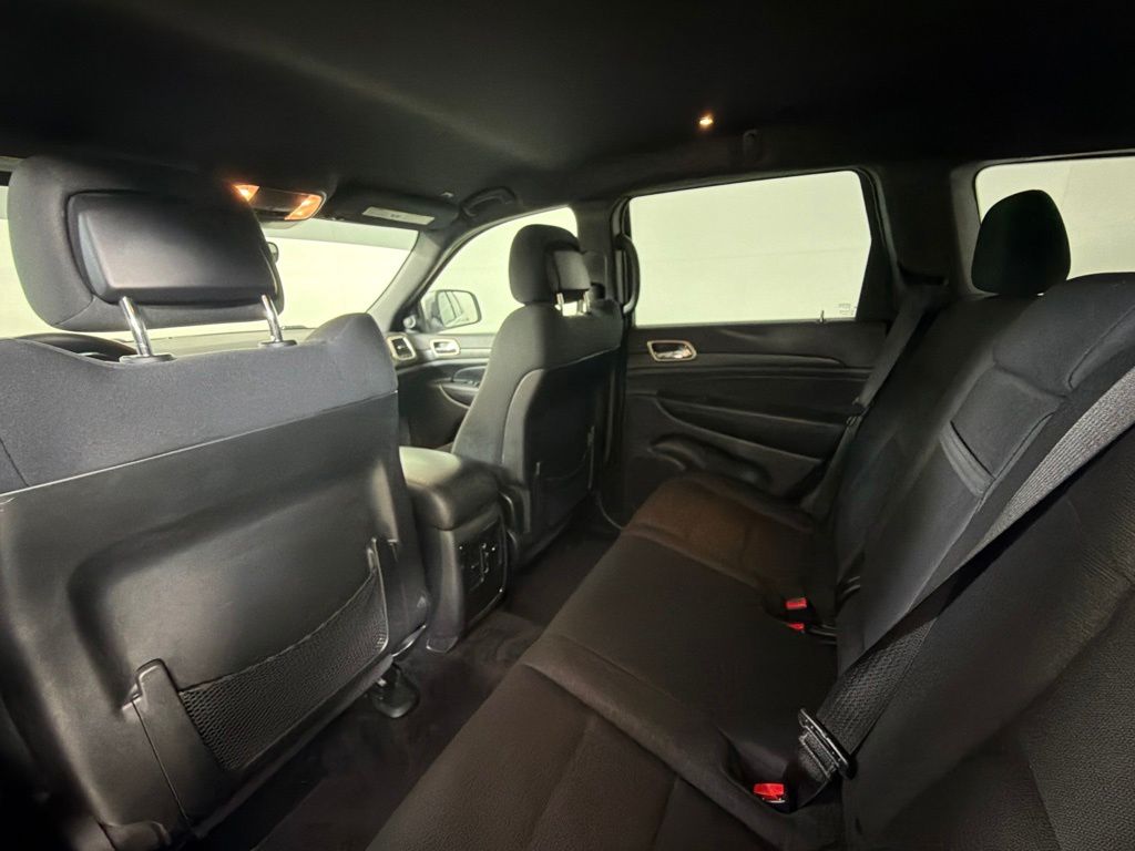 Thumbnail: 2017 Jeep Grand Cherokee - 29