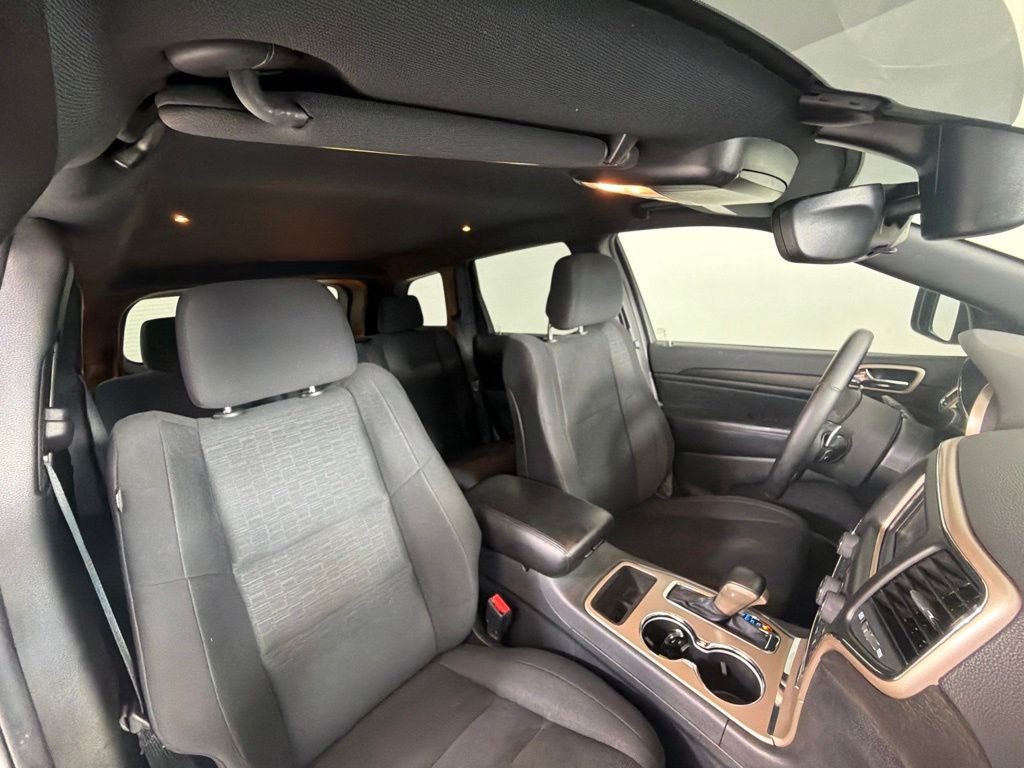 Thumbnail: 2017 Jeep Grand Cherokee - 12