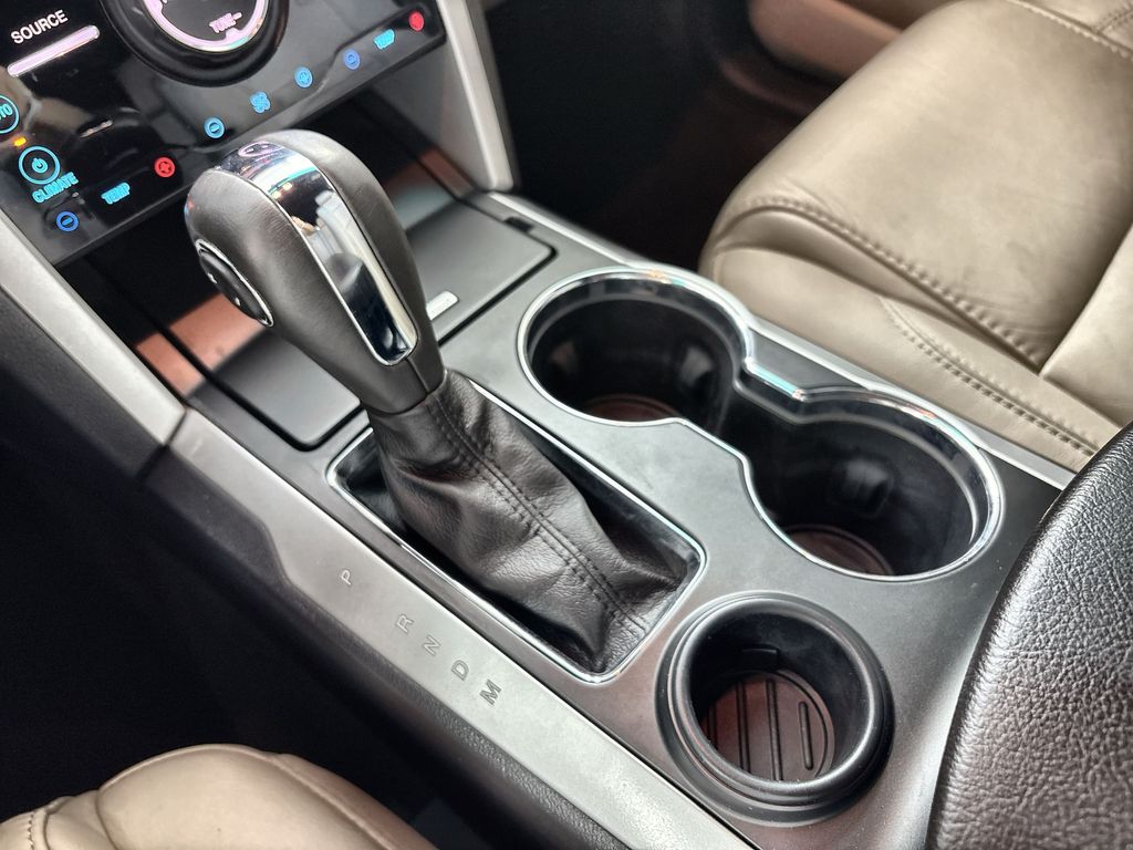 Thumbnail: 2015 Ford Explorer - 14