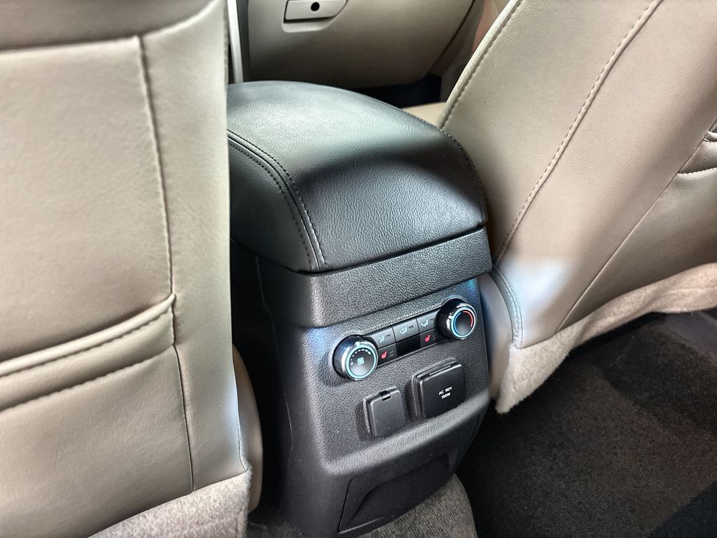 Thumbnail: 2015 Ford Explorer - 25