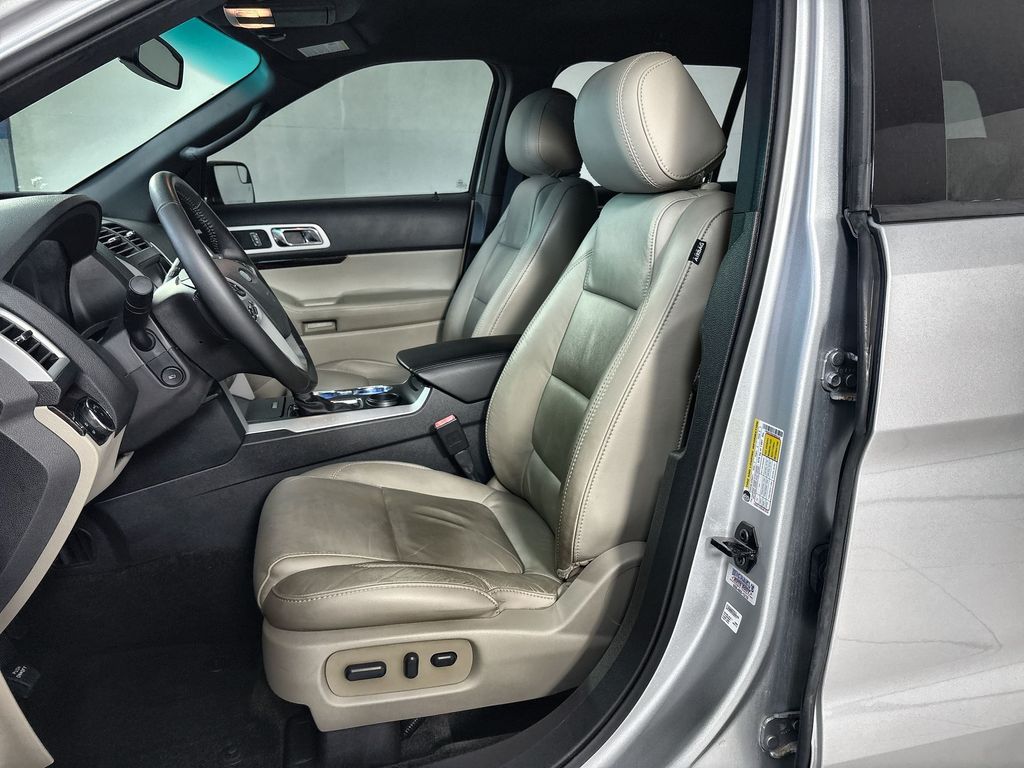 Thumbnail: 2015 Ford Explorer - 10