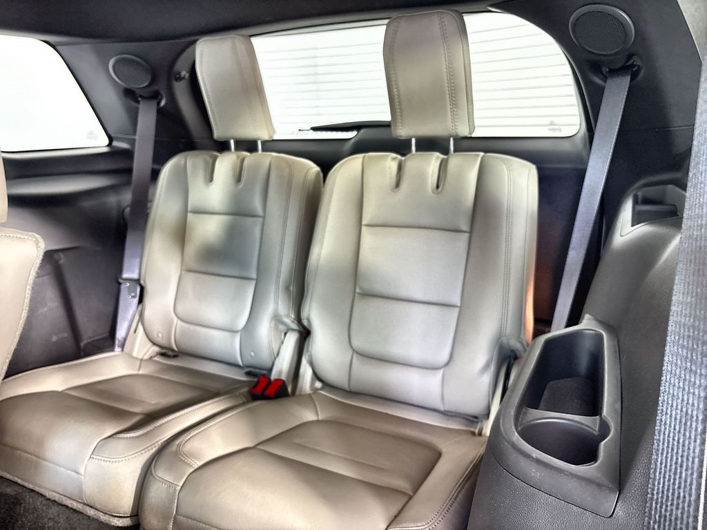 Thumbnail: 2015 Ford Explorer - 27