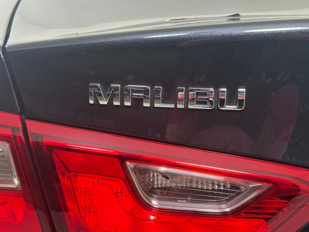 Thumbnail: 2023 Chevrolet Malibu - 7