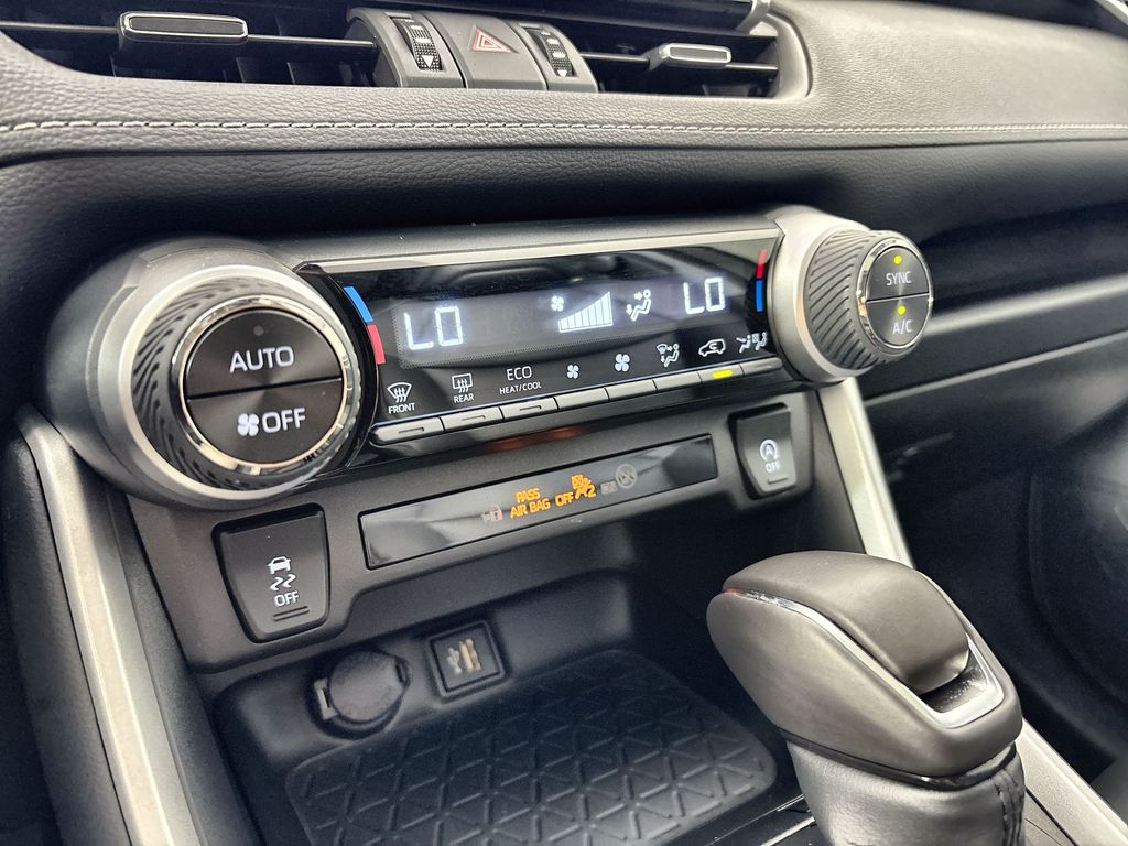 Thumbnail: 2025 Toyota RAV4 - 25