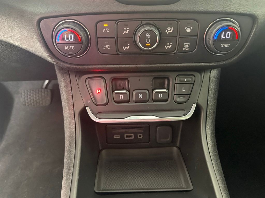 Thumbnail: 2019 GMC Terrain - 25