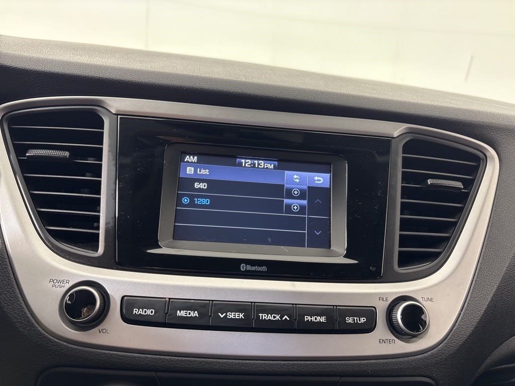 Thumbnail: 2022 Hyundai Accent - 26