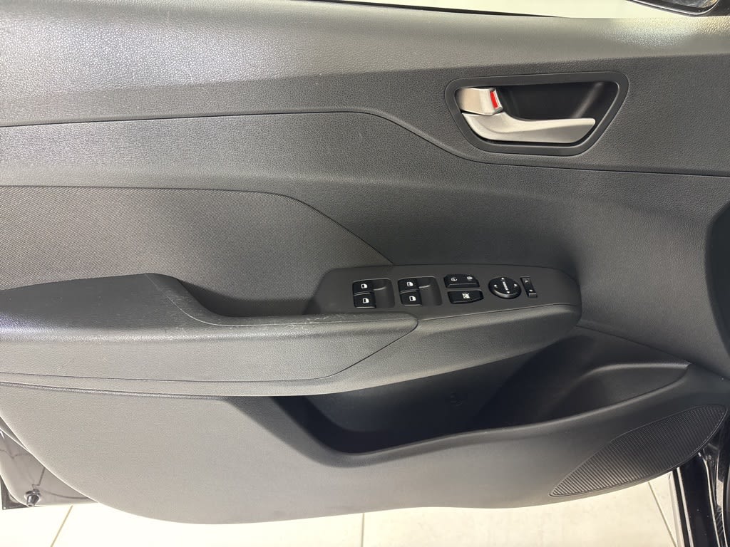 Thumbnail: 2022 Hyundai Accent - 24