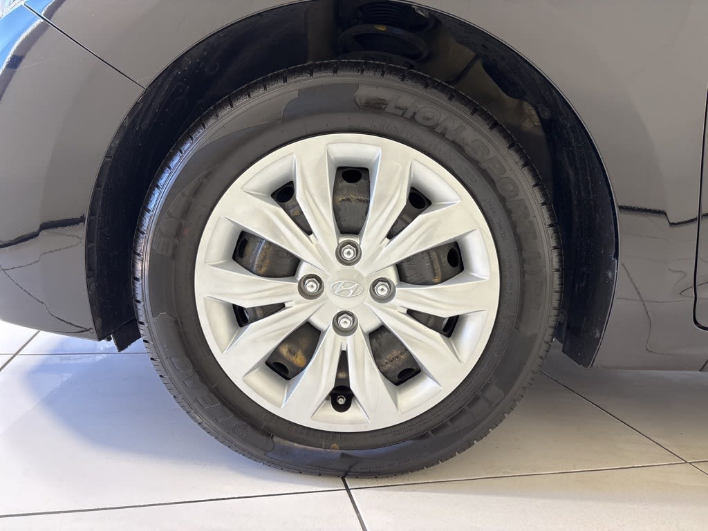 Thumbnail: 2022 Hyundai Accent - 6