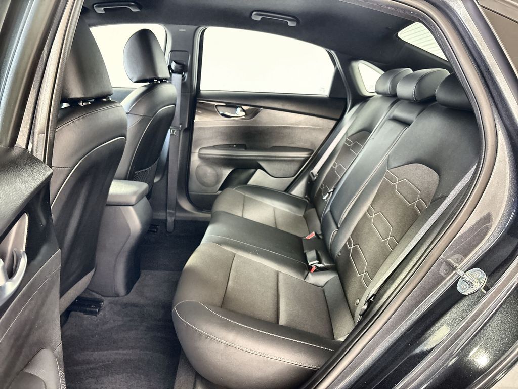 Thumbnail: 2024 Kia Forte - 10