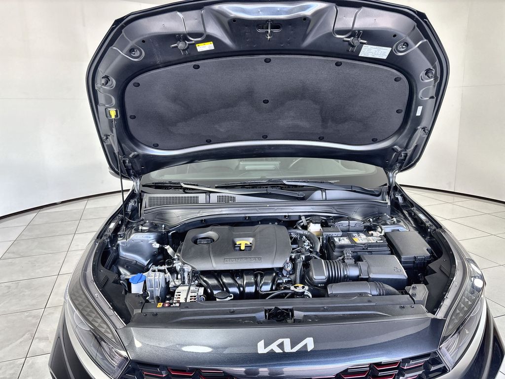Thumbnail: 2024 Kia Forte - 7
