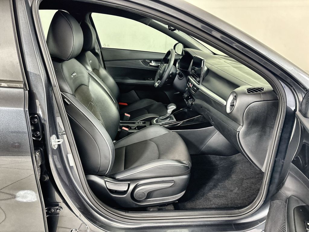 Thumbnail: 2024 Kia Forte - 27
