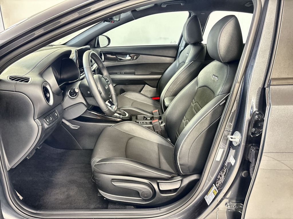 Thumbnail: 2024 Kia Forte - 8