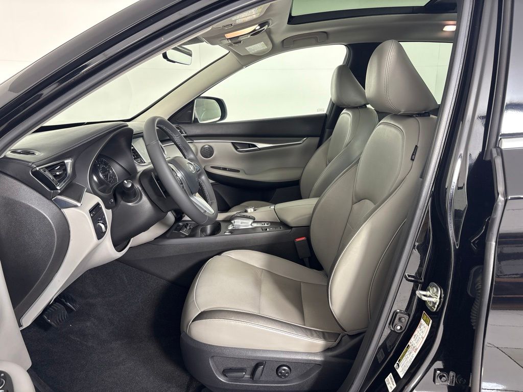 Thumbnail: 2023 INFINITI QX50 - 11