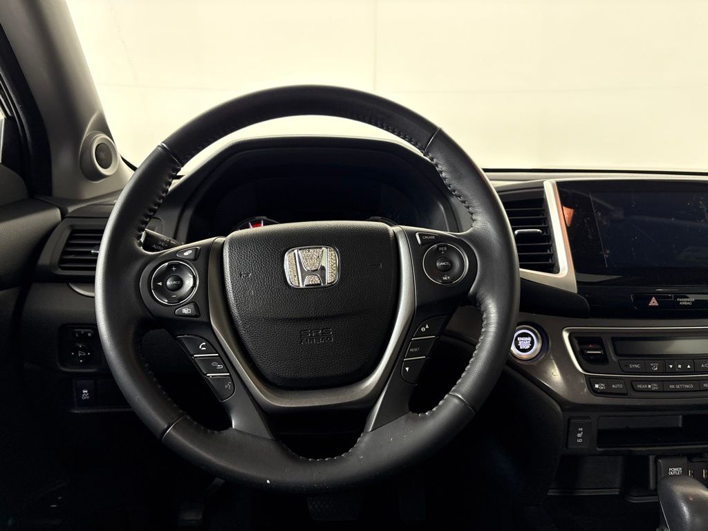 Thumbnail: 2017 Honda Pilot - 13