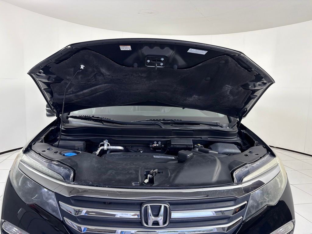 Thumbnail: 2017 Honda Pilot - 8