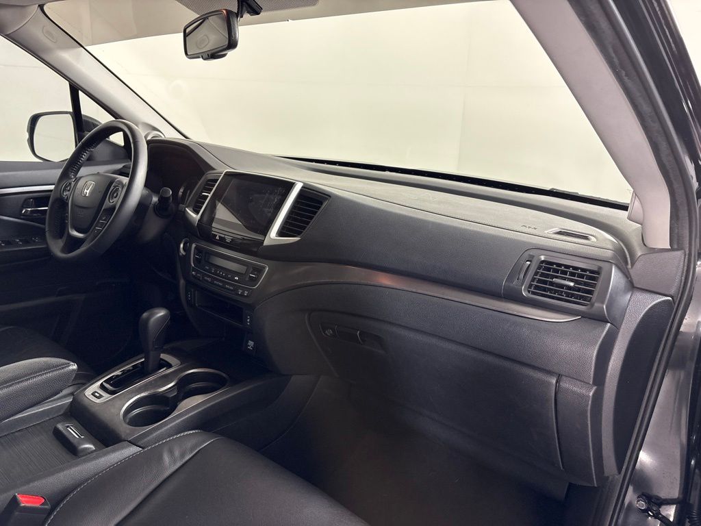 Thumbnail: 2017 Honda Pilot - 2