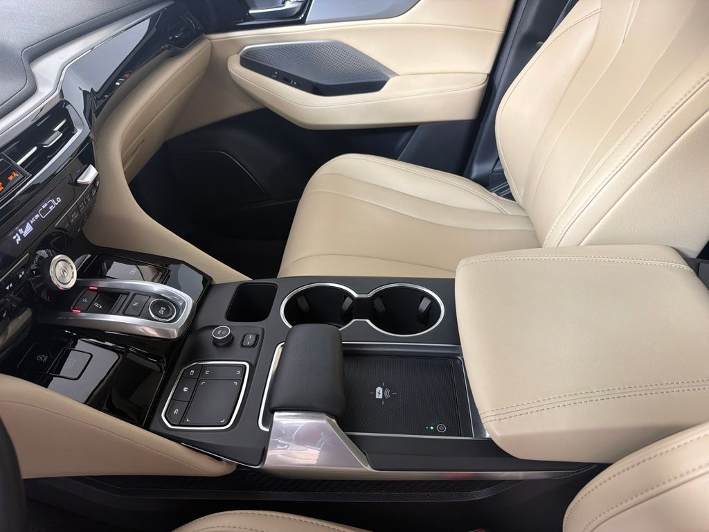 Thumbnail: 2023 Acura MDX - 11