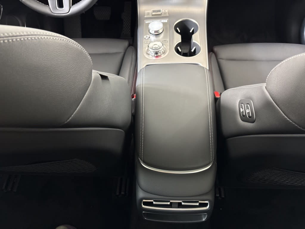 Thumbnail: 2026 Genesis GV70 - 26