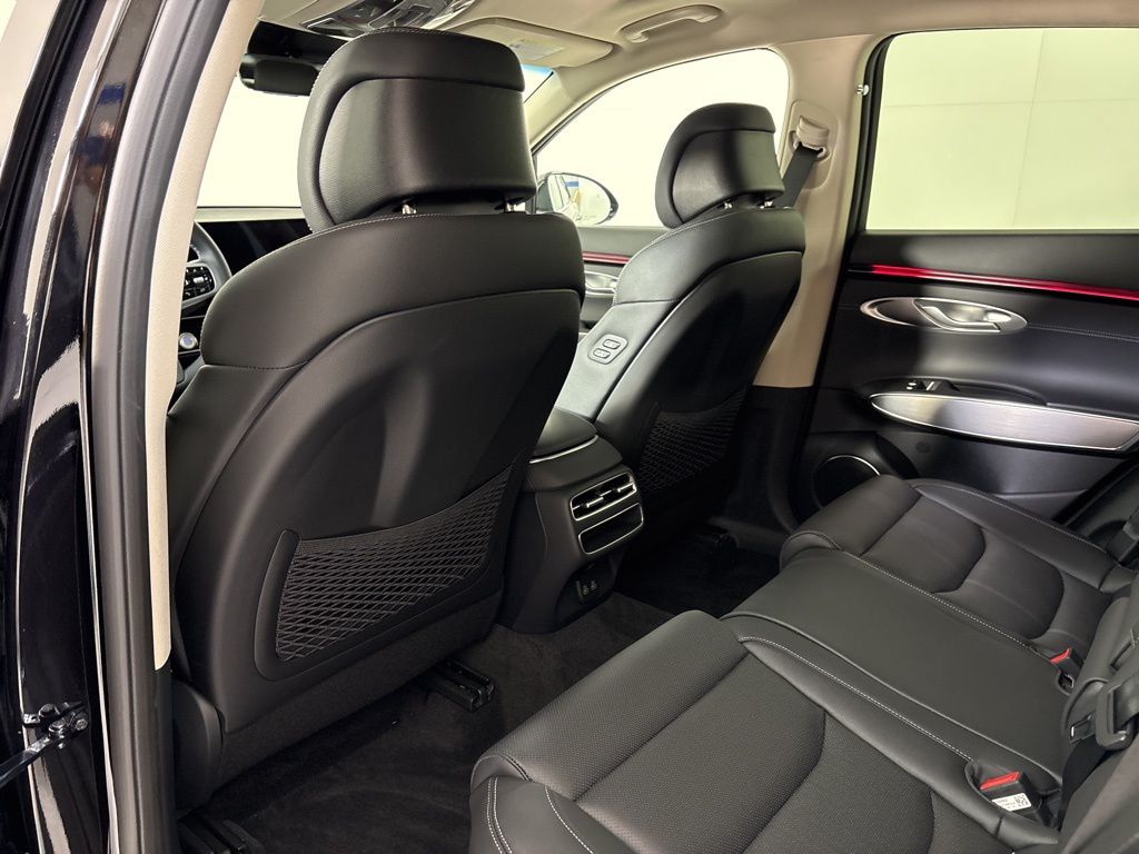 Thumbnail: 2026 Genesis GV70 - 13