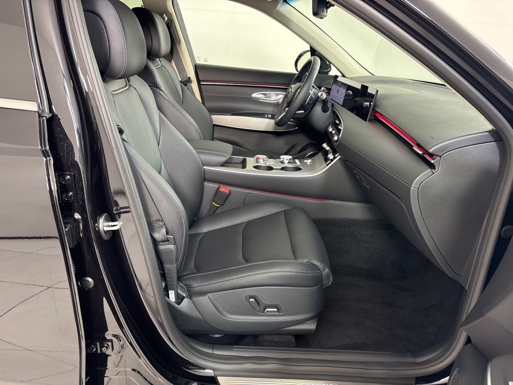 Thumbnail: 2026 Genesis GV70 - 11