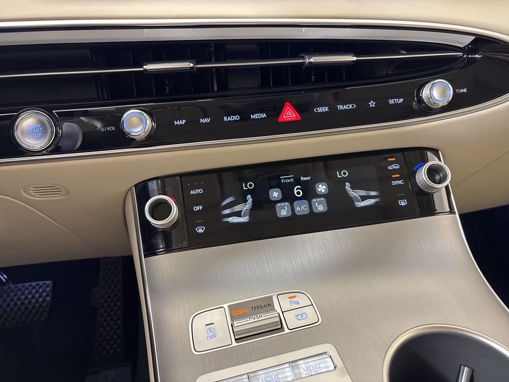 Thumbnail: 2026 Genesis GV70 - 37