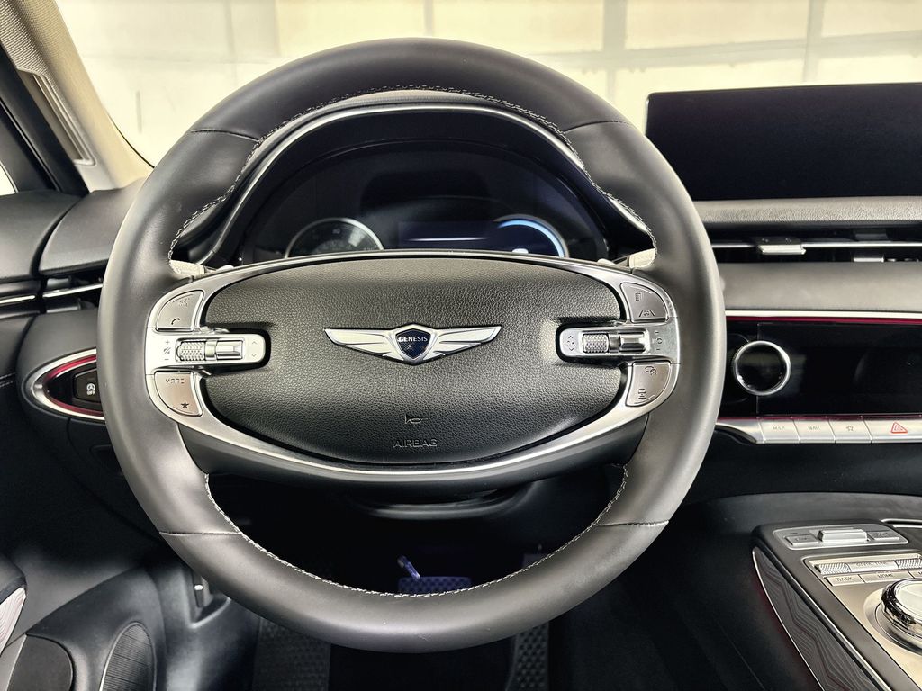Thumbnail: 2024 Genesis GV70 - 2