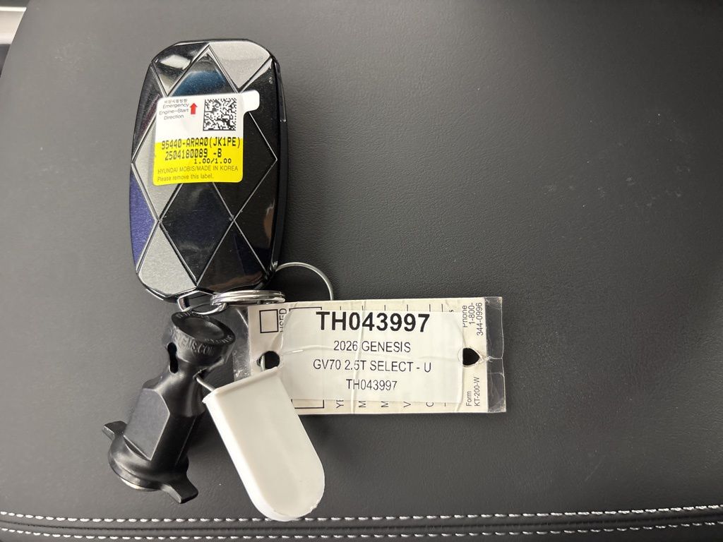 Thumbnail: 2026 Genesis GV70 - 17