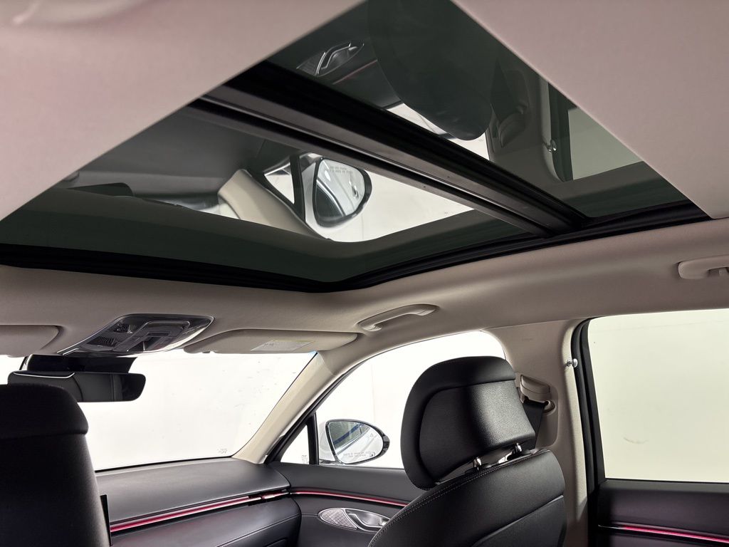 Thumbnail: 2026 Genesis GV70 - 24