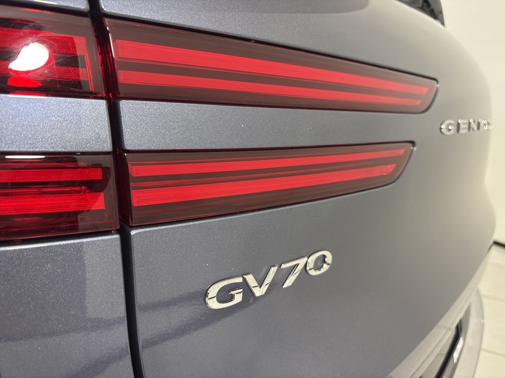 Thumbnail: 2026 Genesis GV70 - 24