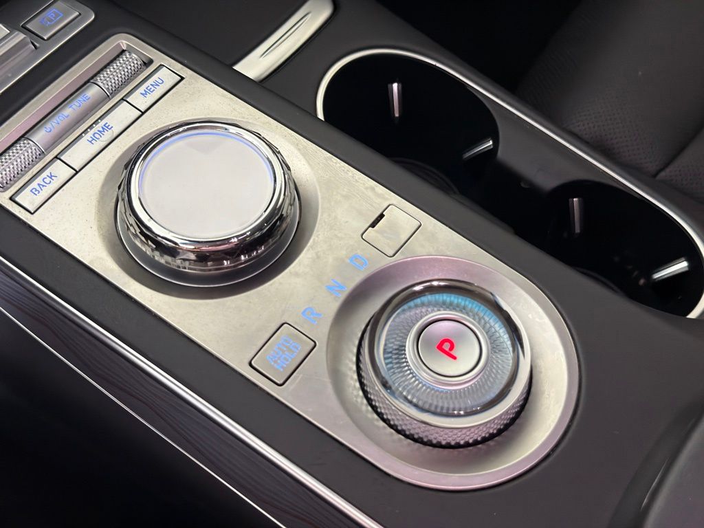 Thumbnail: 2024 Genesis GV70 - 28