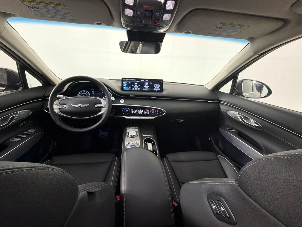 Thumbnail: 2024 Genesis GV70 - 10