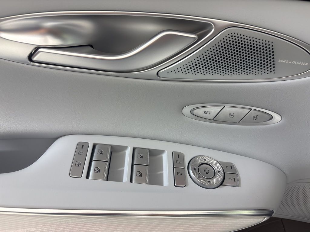 Thumbnail: 2026 Genesis GV70 - 25