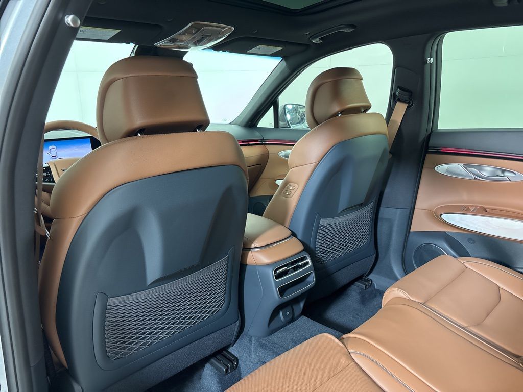 Thumbnail: 2026 Genesis GV70 - 13