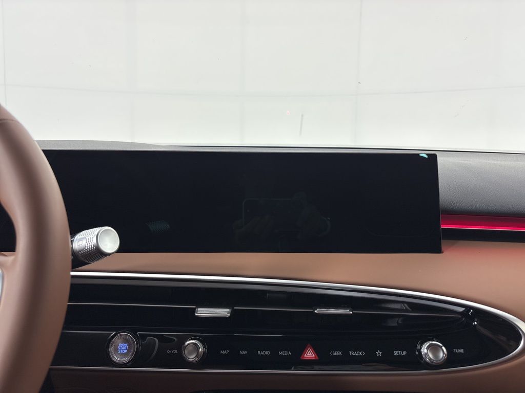 Thumbnail: 2026 Genesis GV70 - 16