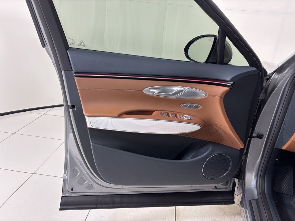 Thumbnail: 2026 Genesis GV70 - 25