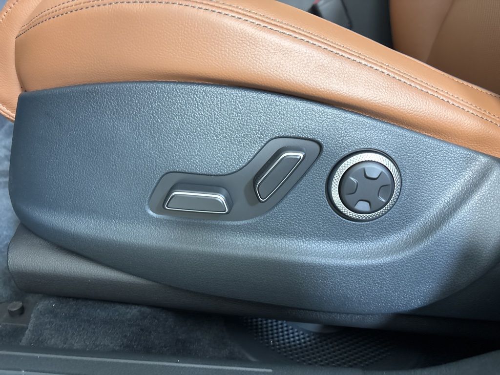 Thumbnail: 2026 Genesis GV70 - 24