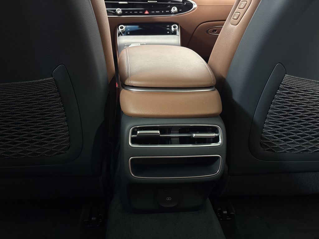 Thumbnail: 2026 Genesis GV70 - 29