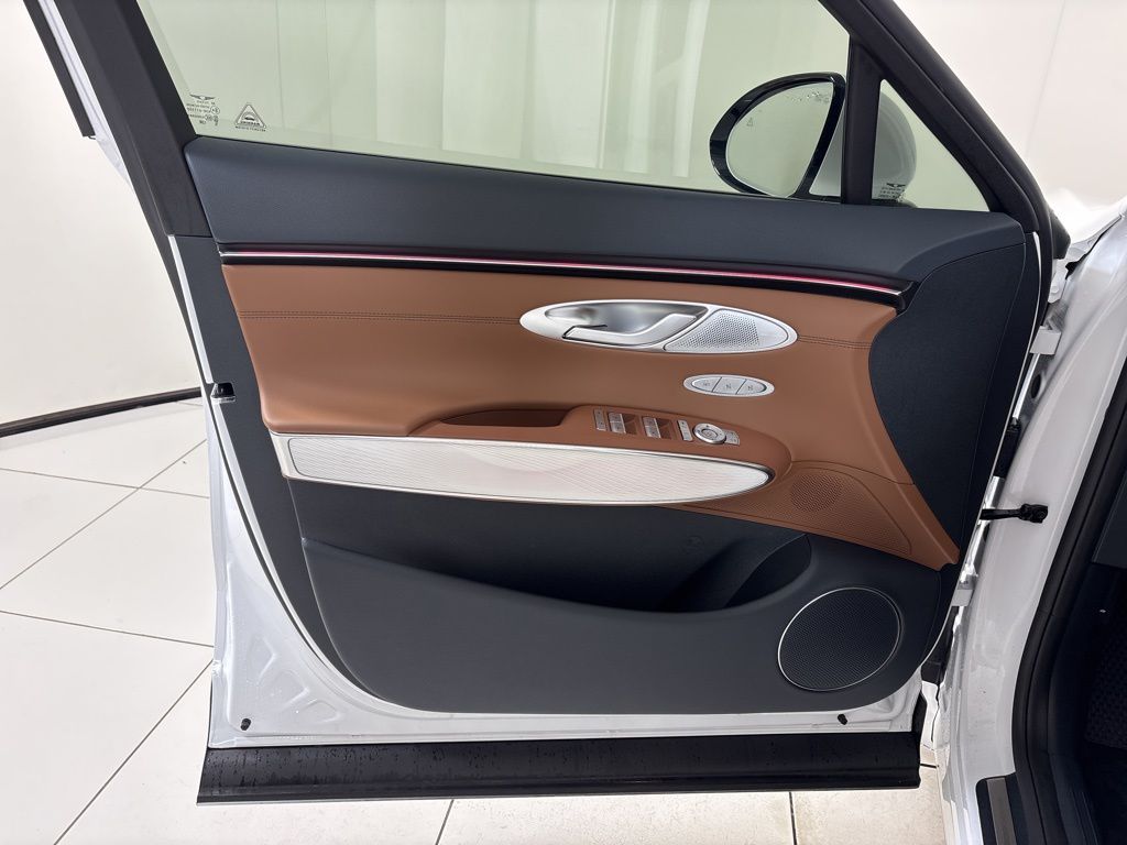 Thumbnail: 2026 Genesis GV70 - 25