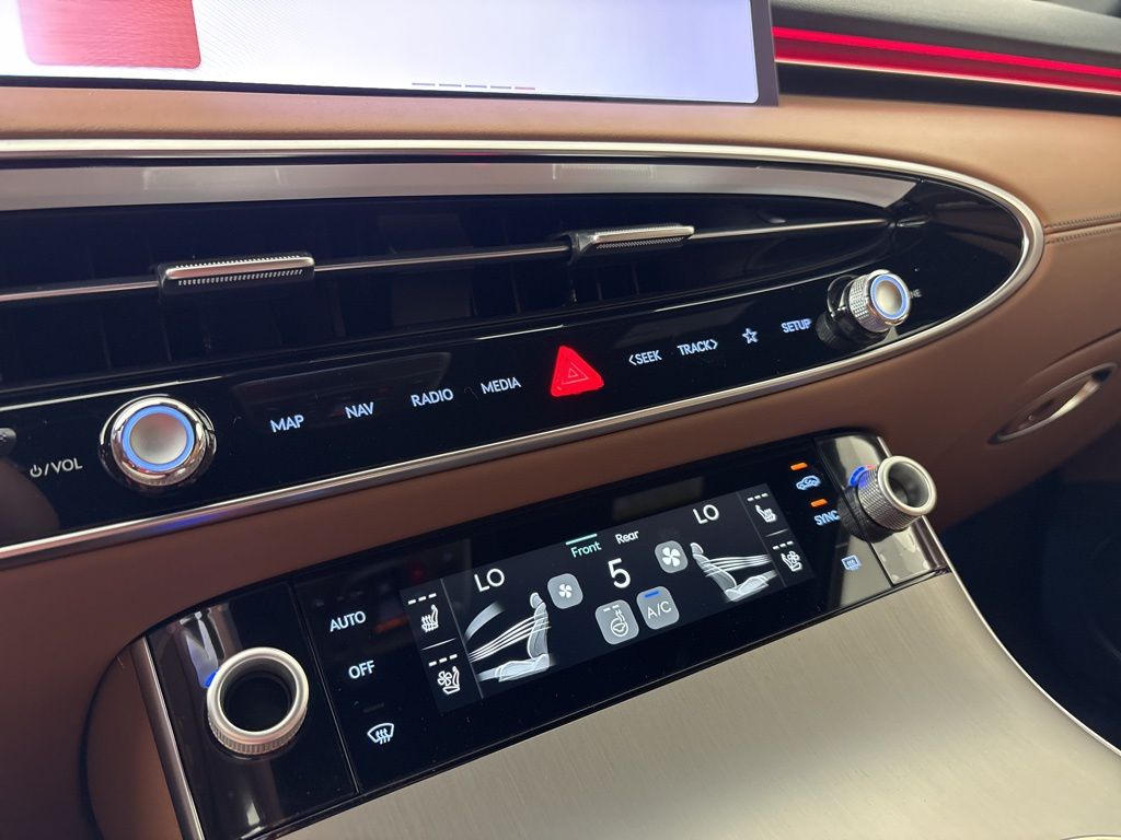 Thumbnail: 2026 Genesis GV70 - 37