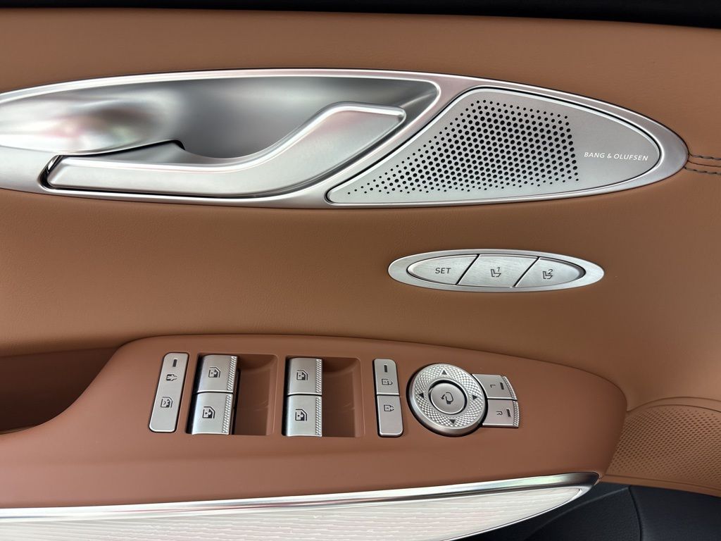 Thumbnail: 2026 Genesis GV70 - 26