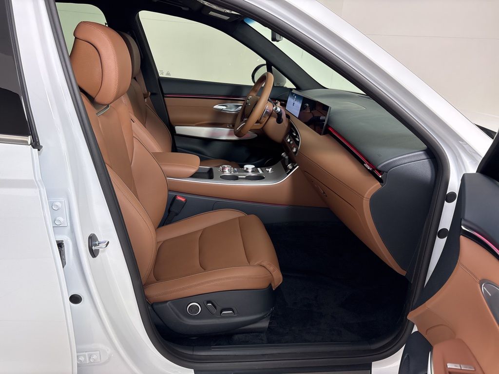 Thumbnail: 2026 Genesis GV70 - 11