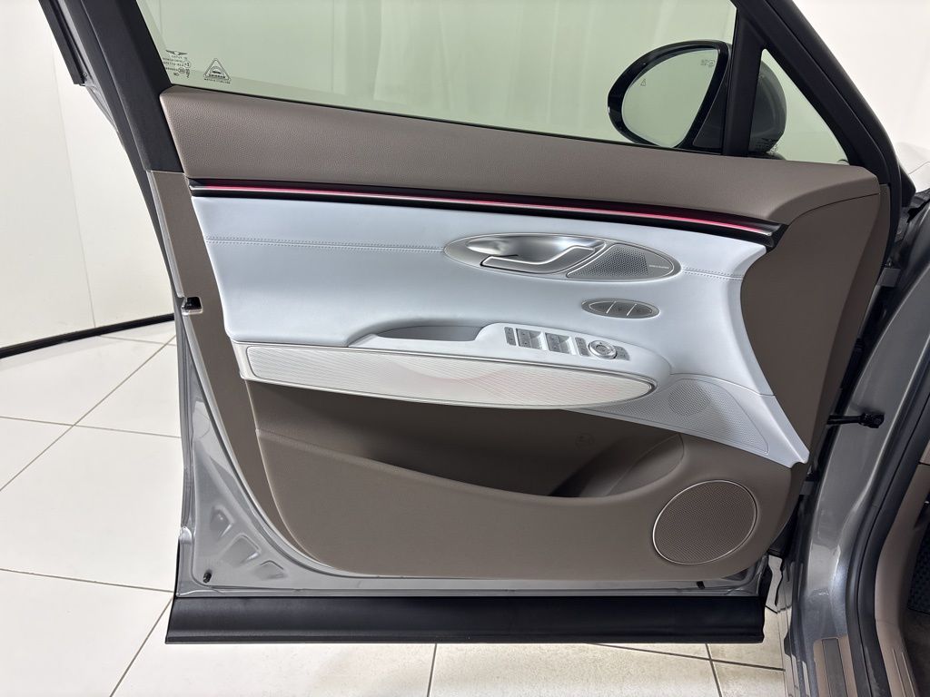 Thumbnail: 2026 Genesis GV70 - 25