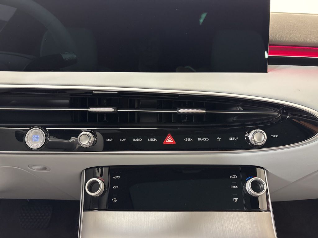 Thumbnail: 2026 Genesis GV70 - 30