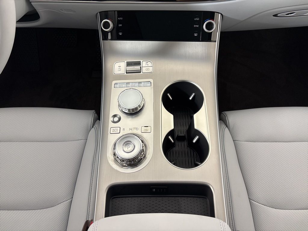 Thumbnail: 2026 Genesis GV70 - 17